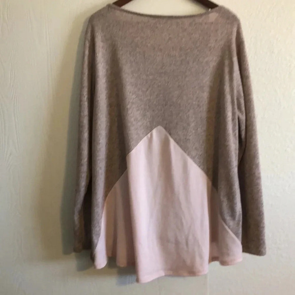 Pretty pink top Free with bundle! - Picture 2 of 5